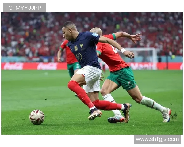 2004年足球世界的超级球星盘点与风采回顾 2004年足球世界的超级球星盘点与风采回顾