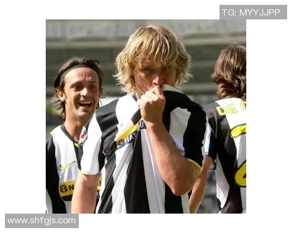 全球足球顶级赛事十大球星排行榜揭秘 盘点那些改变历史的传奇人物