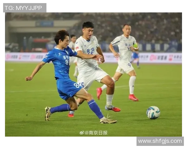 足球巨星齐聚南京 展现绿茵风采 引领城市体育新风潮